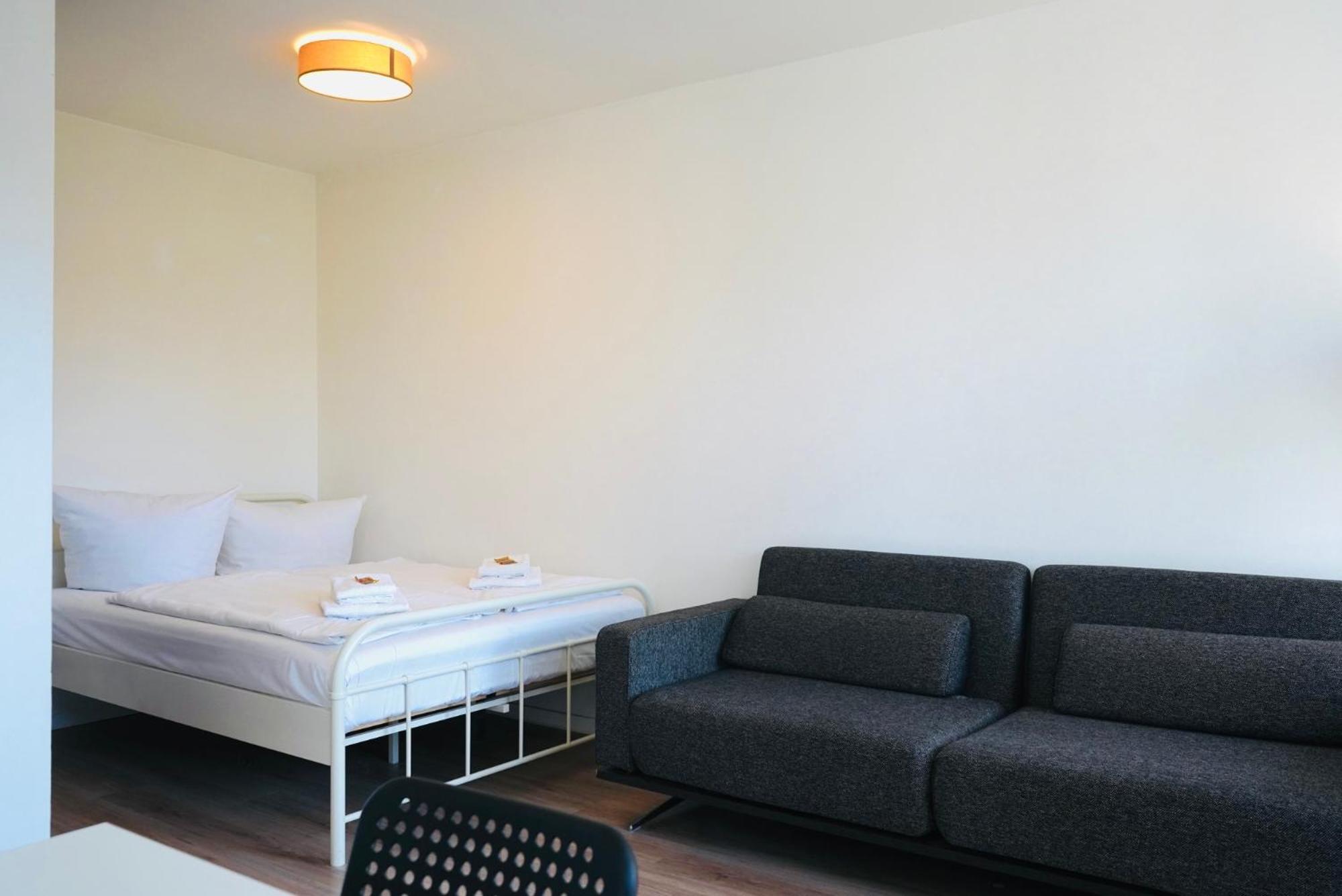 In Ruhiger Lage-waschmaschine-balkon Apartment